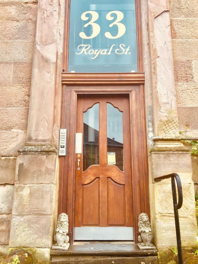 The Lion's Den On Royal Street Gourock