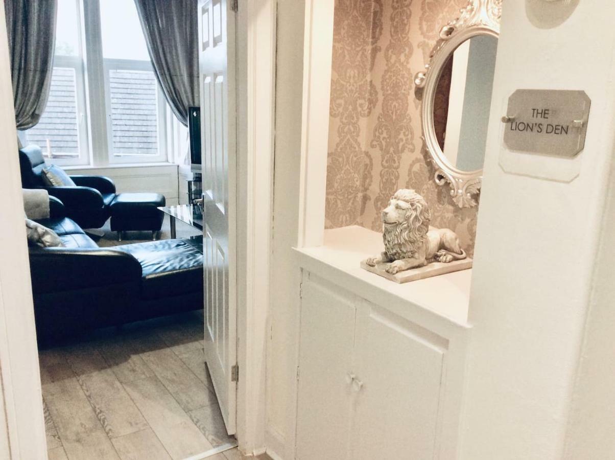 The Lion's Den On Royal Street Apartment Gourock