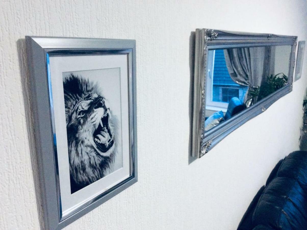 The Lion's Den On Royal Street Apartment Gourock